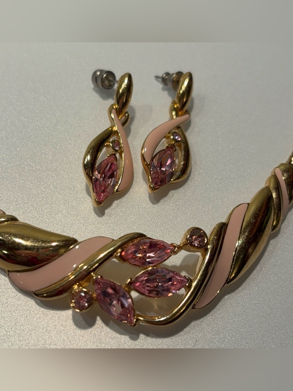 Vintage Trifari Gold-Tone Pink Rhinestone Necklace and Earrings Set - Picture 4 of 15